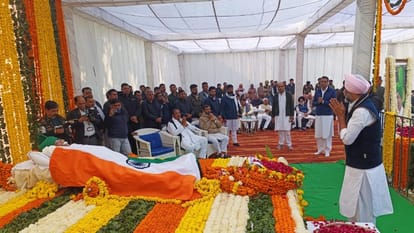 OP Chautala Death Many leaders arrived for last sight Manpreet badal Rajendra Rathore Photo gallery