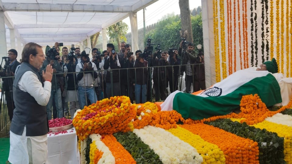 OP Chautala Death Many leaders arrived for last sight Manpreet badal Rajendra Rathore Photo gallery