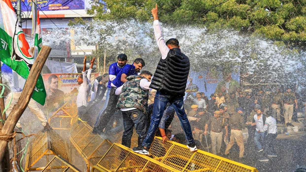 Jaipur News: Youth Congress demonstrated in Jaipur, clash between police and workers, lathicharge and arrest