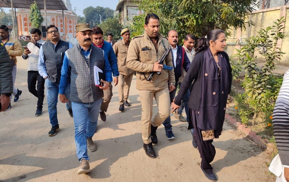 Sambhal ASI Survey Update: Team reached various religious places on the second day and took samples