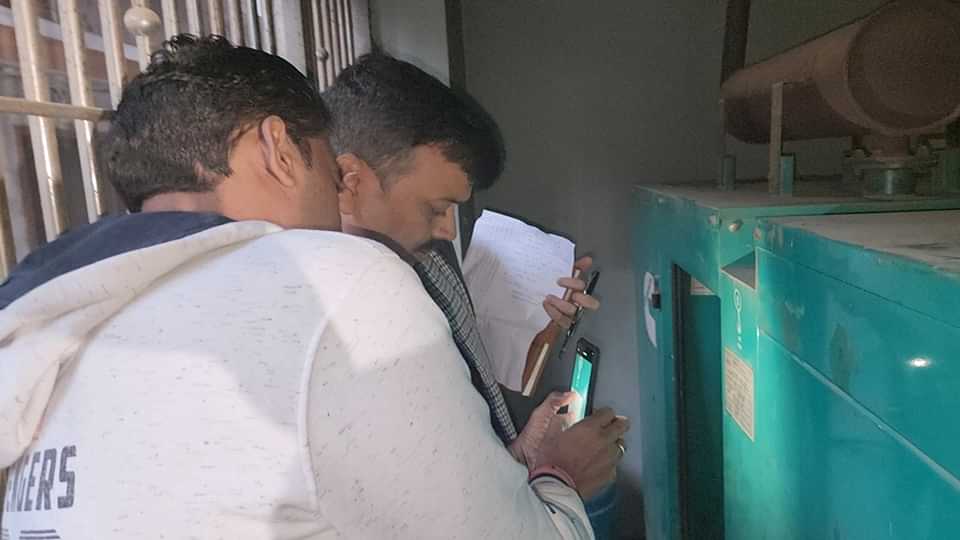 Electricity theft in Sambhal: 1379 cases caught in 10 days, 7.10 crore fine, SP MP Barq also accused