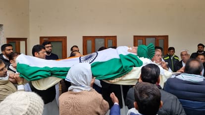 OP Chautala Death Many leaders arrived for last sight Manpreet badal Rajendra Rathore Photo gallery