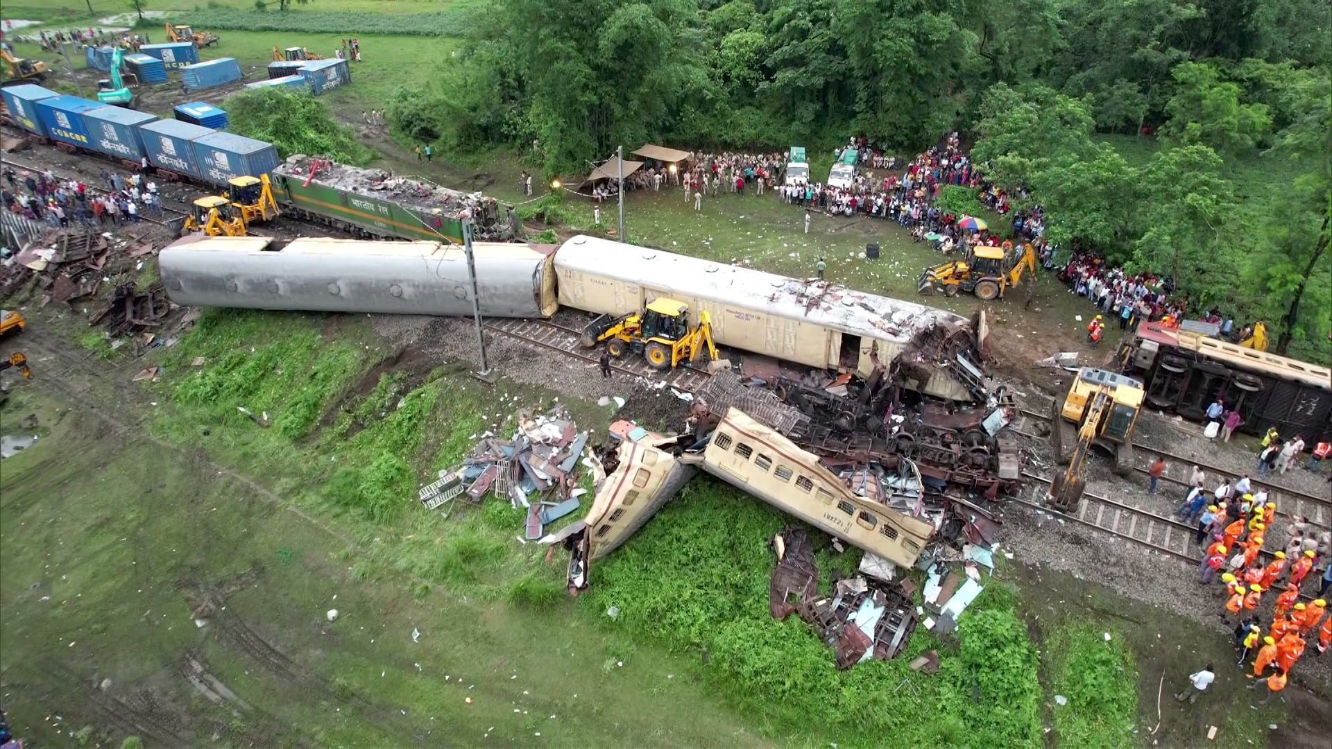 Year Ender 2024 Big Accident This Year Wayanad Landslide to Hathras Stampede and Kanchenjunga Train Accident