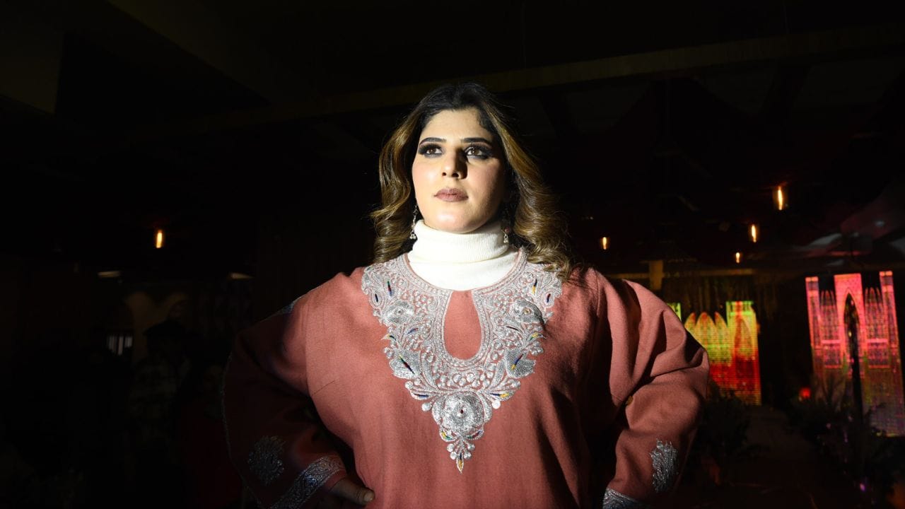 Srinagar: Kashmir's cultural heritage shines, young models wearing ferrets spread the beauty of the valley, se