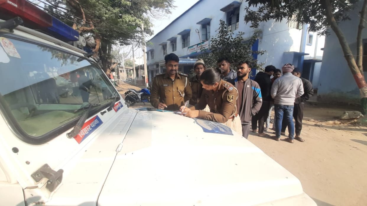 Bihar Sharif News: Body of a young man found in a rented room, mystery over his death remains