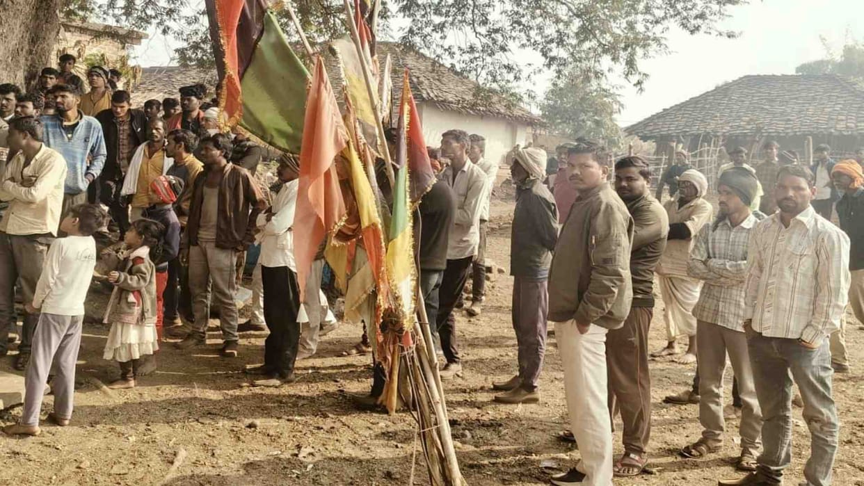 Sagar News: Drunkards broke the statue of Khedaapati Mata, tension prevails in the village