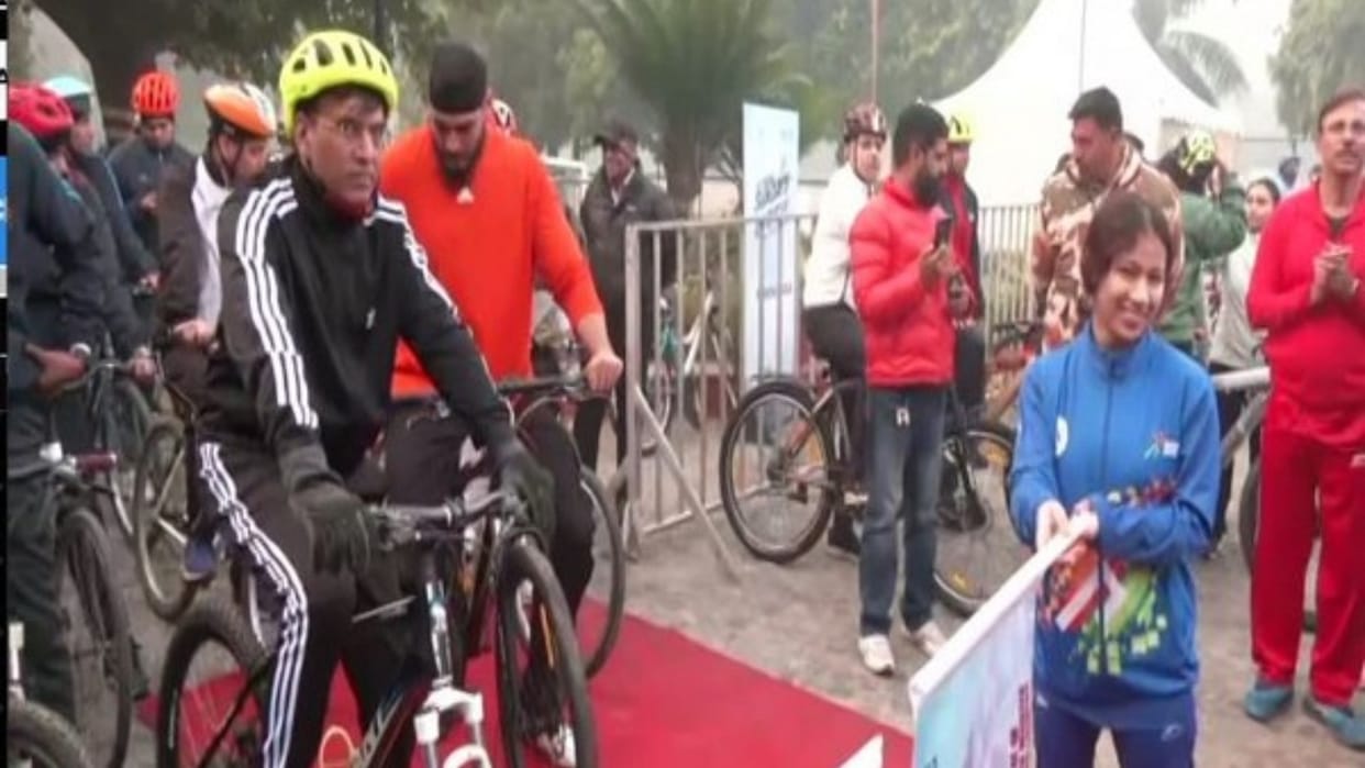 Union Minister Mansukh Mandaviya participates in Fit India Sunday on Cycle initiative news in hindi