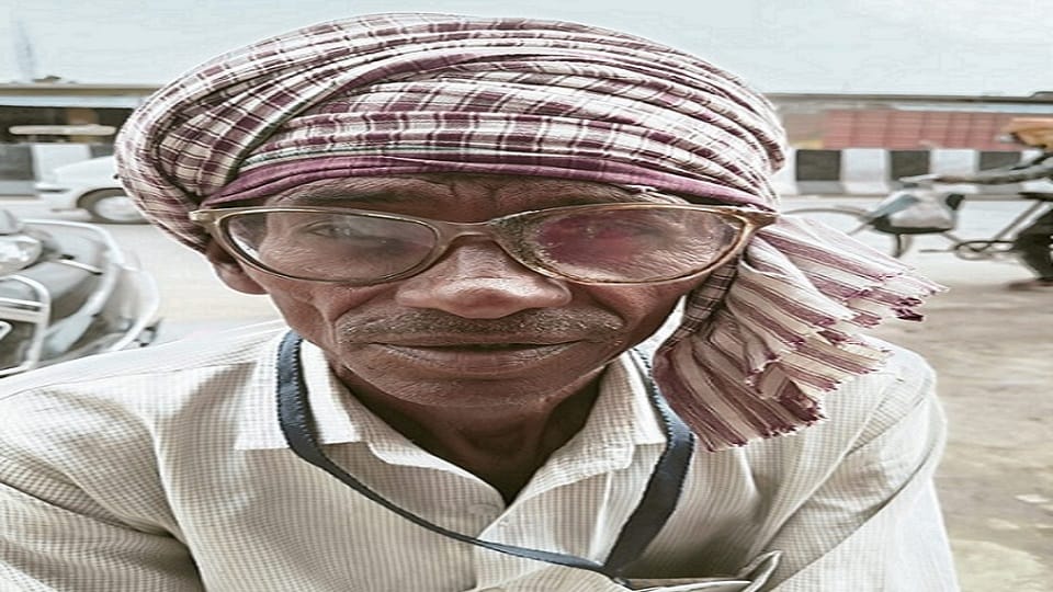 Lineman connecting jumper of transformer died due to electric shock