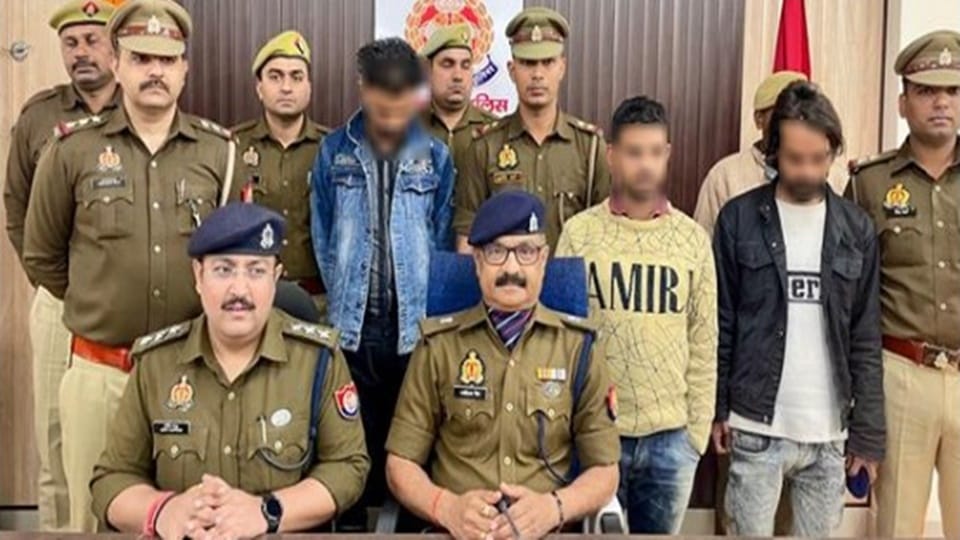 Moradabad: Police seized fake currency worth Rs 2.74 lakh, three arrested with equipment