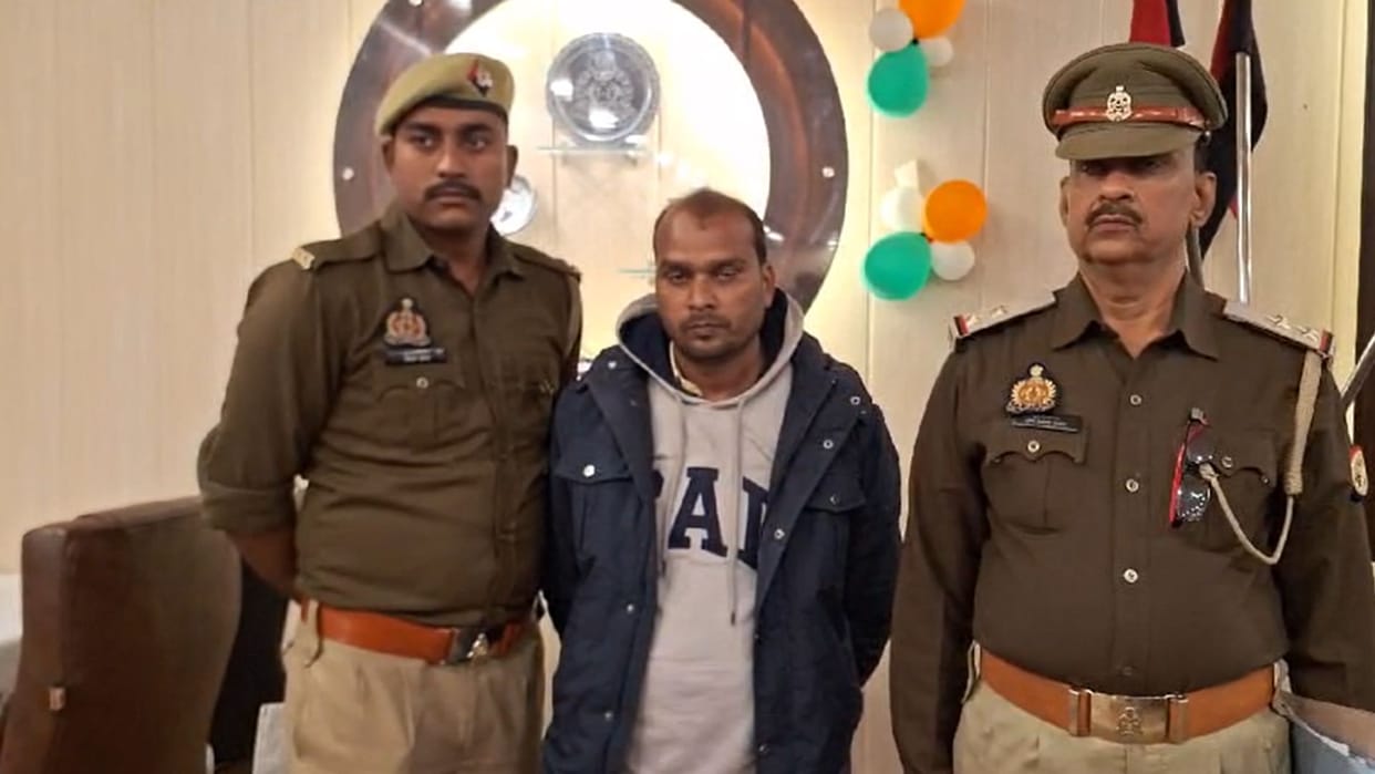 Accused of murder with an axe arrested case of Murarpur Kharka village of Jahanganj