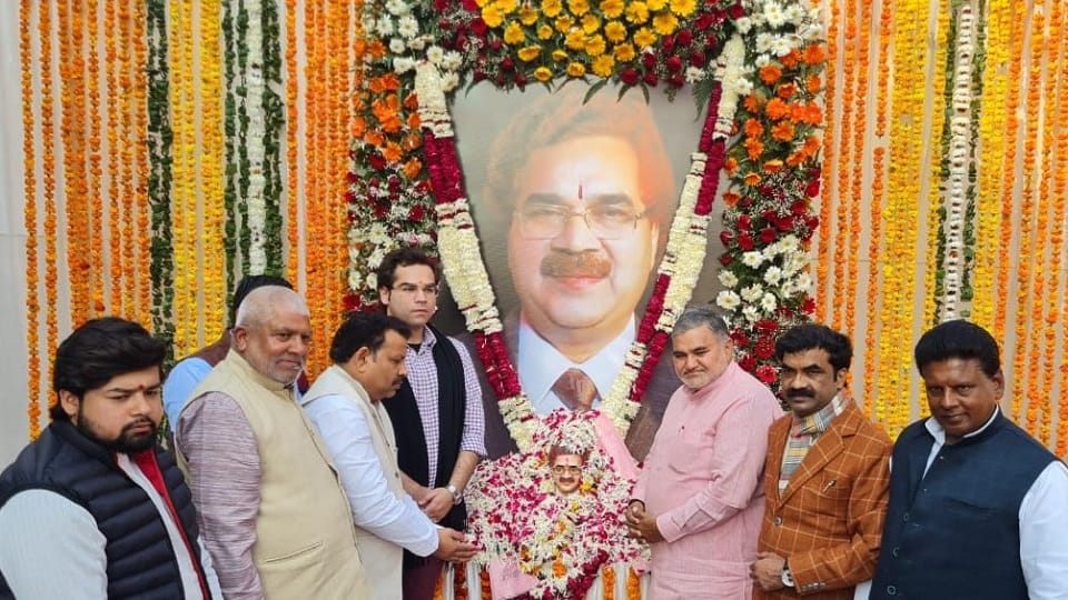 Ramveer Upadhyay was remembered with moist eyes