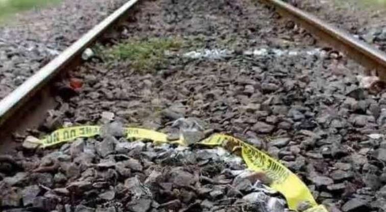 UP: Girl going to appear for PCS exam becomes victim of train accident, body falls under wheels after jumping