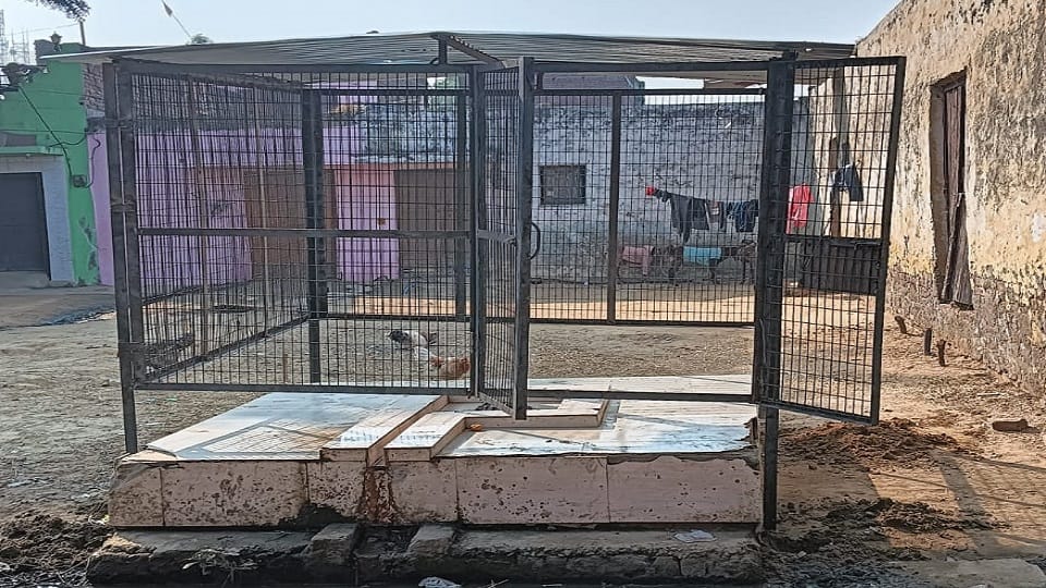 Tension over installation of net on Pathwari temple in Kamalpur village of Aligarh