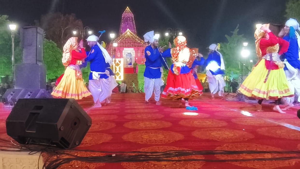 Pali News: Ranakpur-Jawai Dam Mahotsav begins, tourists fly kites, night sparkles with cultural presentations