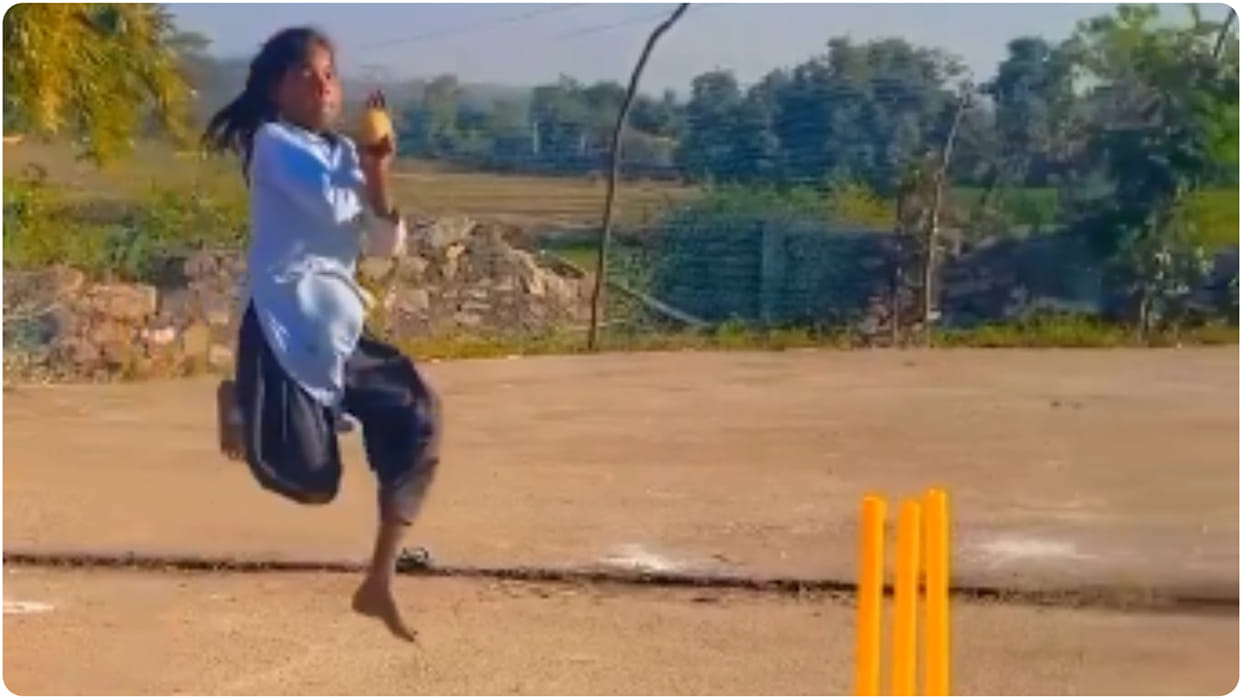 Sachin Tendulkar praises young bowler Sushila Meena young star of rajasthan