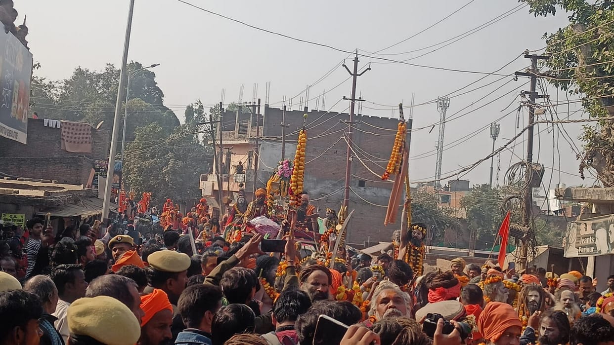saints of Avahan Akhara entered the camp in royal style, the saints came out riding on horse and cart.