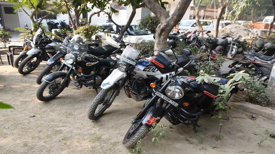 Race on Noida Expressway, 40 bikes seized