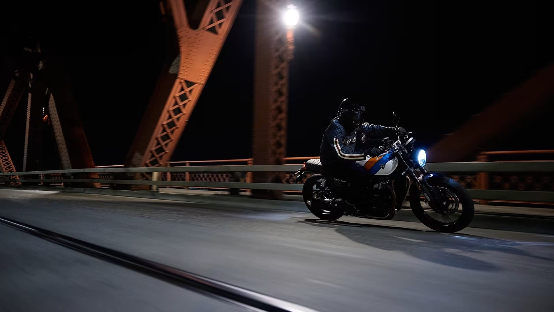 Triumph Motorcycles launches 2025 Triumph Speed Twin 900 motorcycle in India Know Price Features Specification