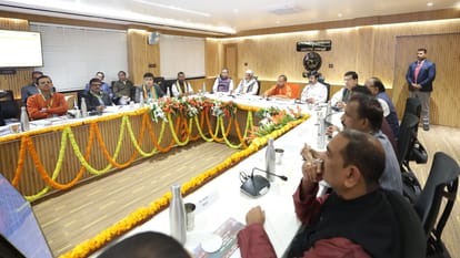 Mahakumbh: CM Yogi reached Prayagraj, took stock of tent city in Arail, gave instructions to speed up