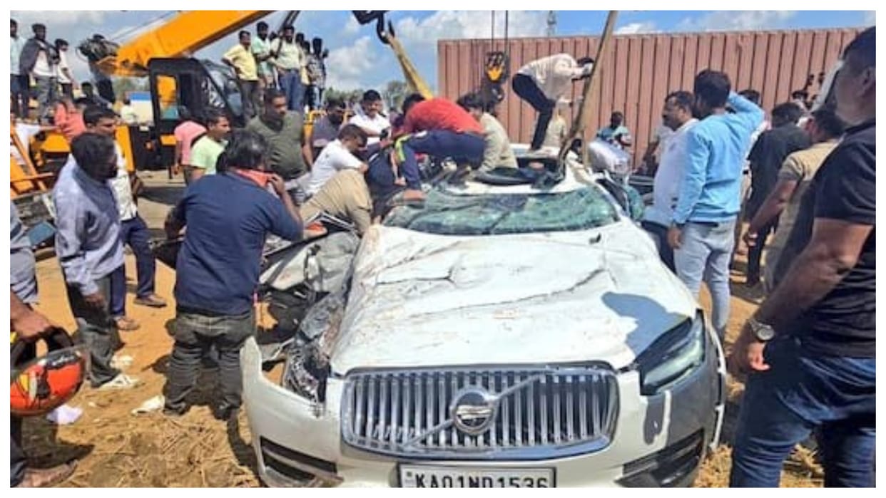 Neelamangala accident: Tried avoiding hitting car in front, lost control, claims truck driver