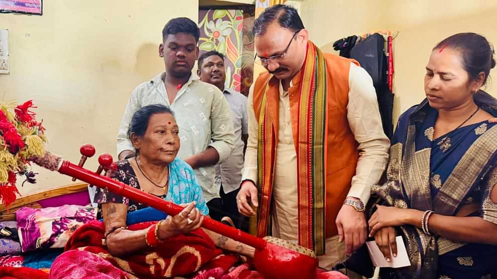 Padma Vibhushan Teejan Bai treatment started in Raipur AIIMS: Got motorized automatic bed and wheelchair