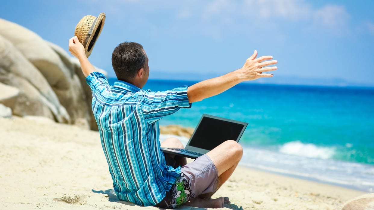 Tips before planning a vacation, Manage your work, so that no one faces any problem in handling that work
