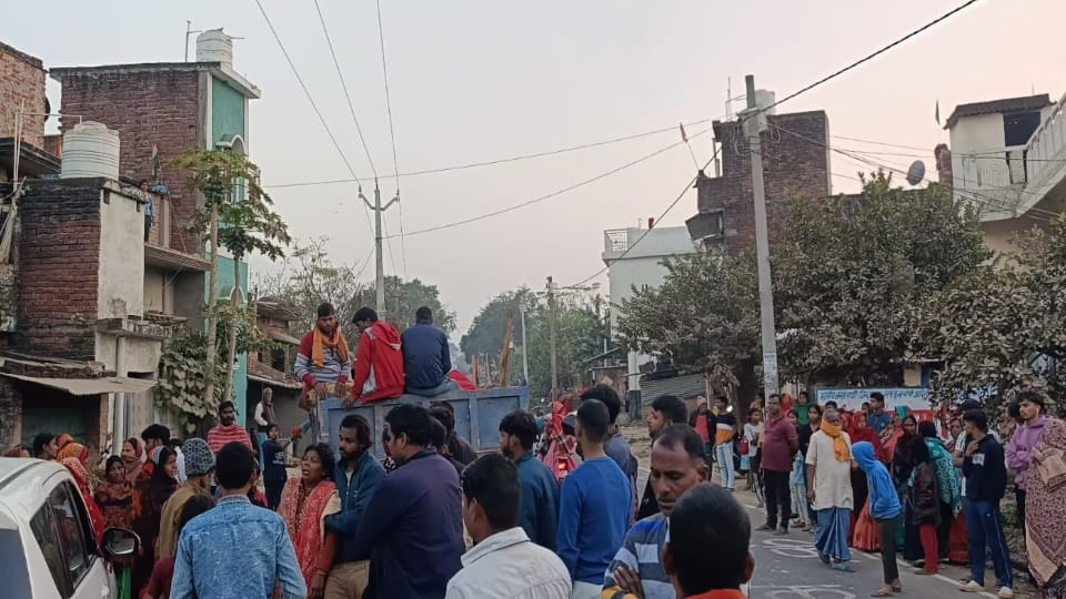 Gorakhpur Crime News Property Dispute Leads to Tragic Fire, Killing Two Younger Brothers and Sister-in-Law