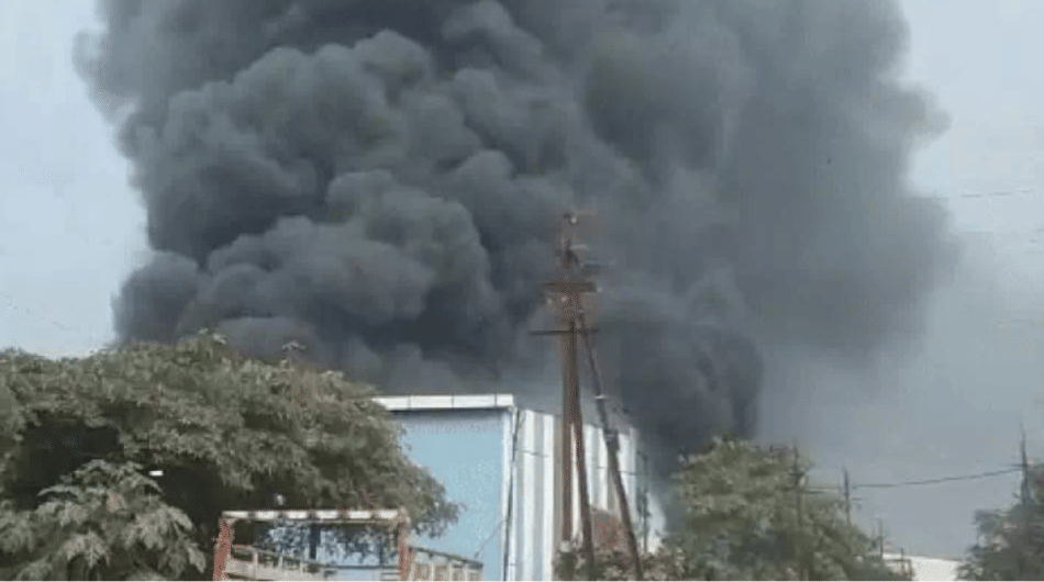 Indore News Huge fire in Indore factory