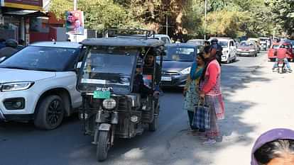 Tourists start arriving to celebrate New Year in nainital