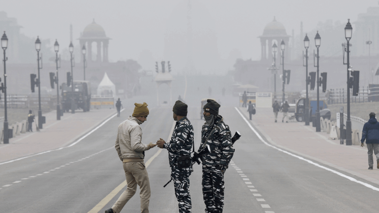 Delhi-NCR  IMD Weather Update will be rain in Delhi NCR today and dense fog alert for next two days
