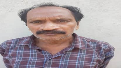 Police got a big success senior Naxal leader Prabhakar was arrested he had a reward of 25 lakhs on his head in