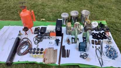 Soldiers demolished memorial of Naxalites memorial was built in Komatpalli in Bijapur