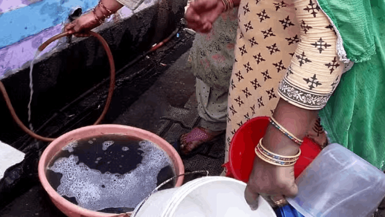 Amar Ujala samvad People in West Vinod Nagar of East Delhi are troubled by dirty water
