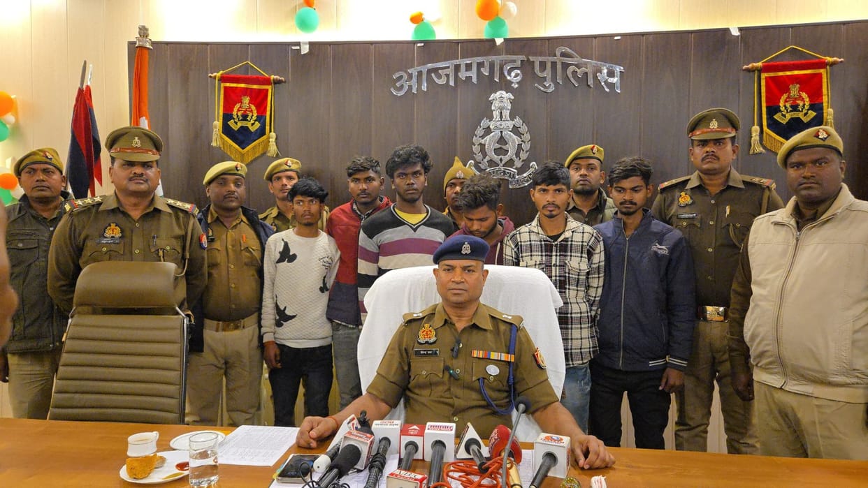 Police arrested six criminals after revealing robbery in liquor shop in Azamgarh