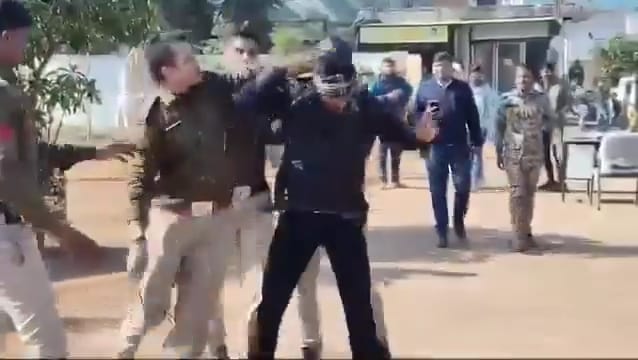 Shivpuri News: In the name of checking, a young man was beaten up badly