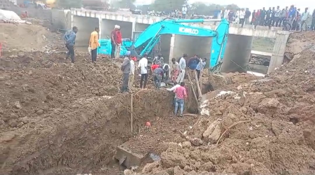 Several workers buried under the culvert under construction in Budhni, three dead