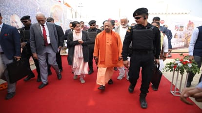 Mahakumbh: CM Yogi reached Prayagraj, took stock of tent city in Arail, gave instructions to speed up