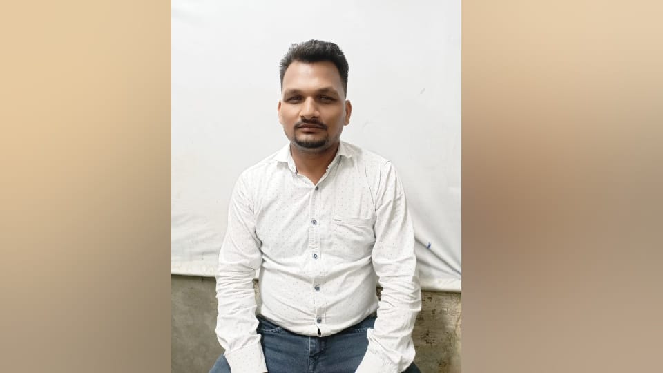 Deputy Postmaster Rahul Kumar raised serious questions on Investigation Team In suicide note bulandshahar