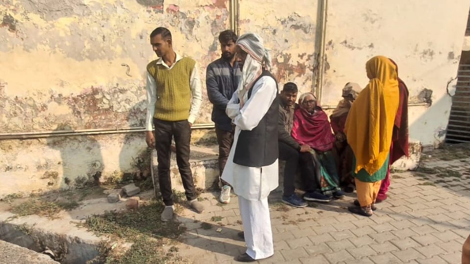 Deputy Postmaster Rahul Kumar raised serious questions on Investigation Team In suicide note bulandshahar