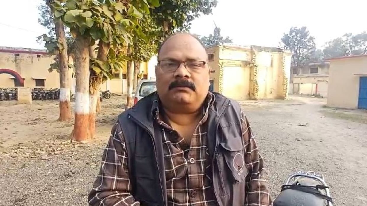 History sheeter along with his family attacked the forest department team in Shahjahanpur