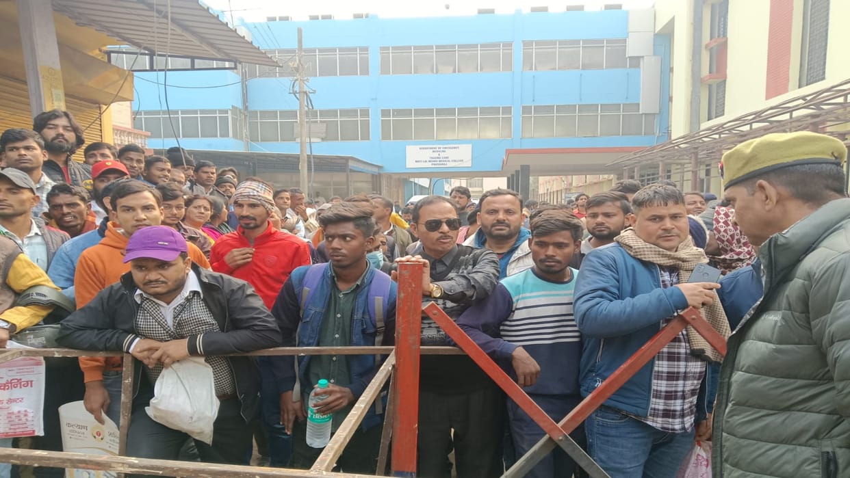 Patients stopped outside SRN hospital an hour before CM's arrival, anger among people