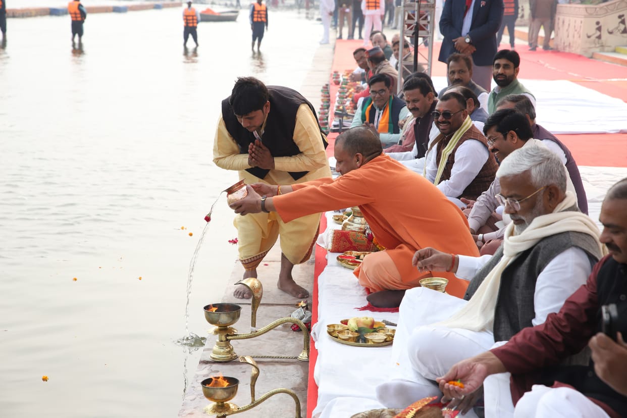 CM Yogi said: Tents are the identity of Mahakumbh, arrangements should be better, inspected the tent city bein