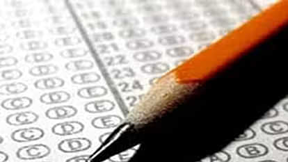 Kanpur: Candidate tore OMR sheet in PCS exam at PPN College