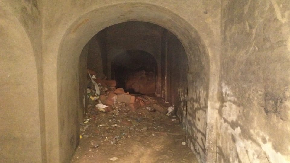 Tunnel was found in a 150-year-old stepwell found in Chandausi of Sambhal four rooms were also found