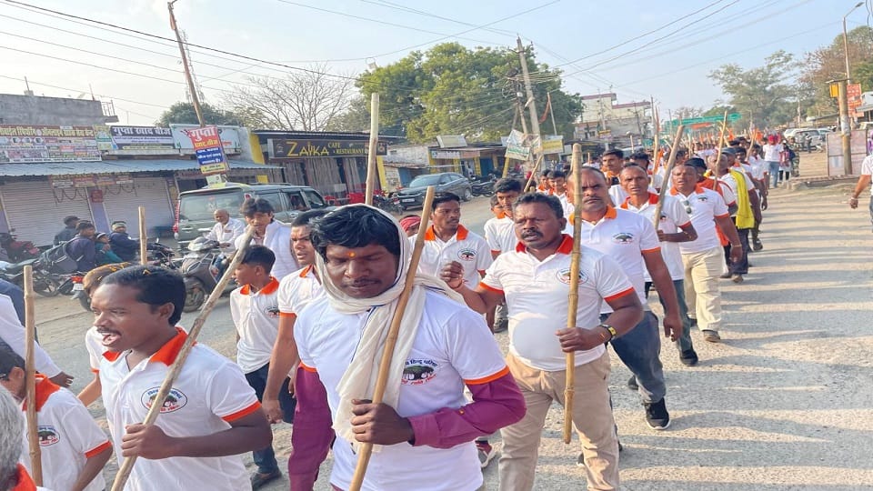 Huge crowd gathered in Shaurya Sanchalan organized by Vishwa Hindu Parishad and Bajrang Dal in Balrampur Rama