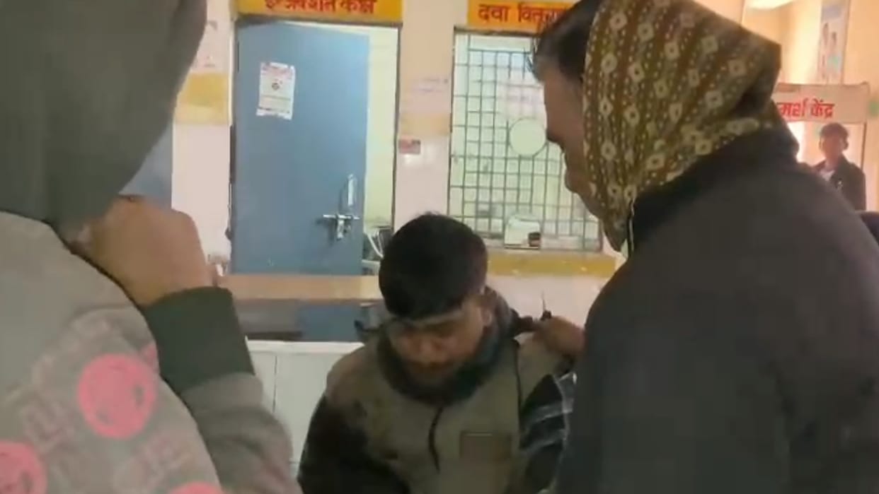 A truck hits a boy going to coaching in Sitapur.