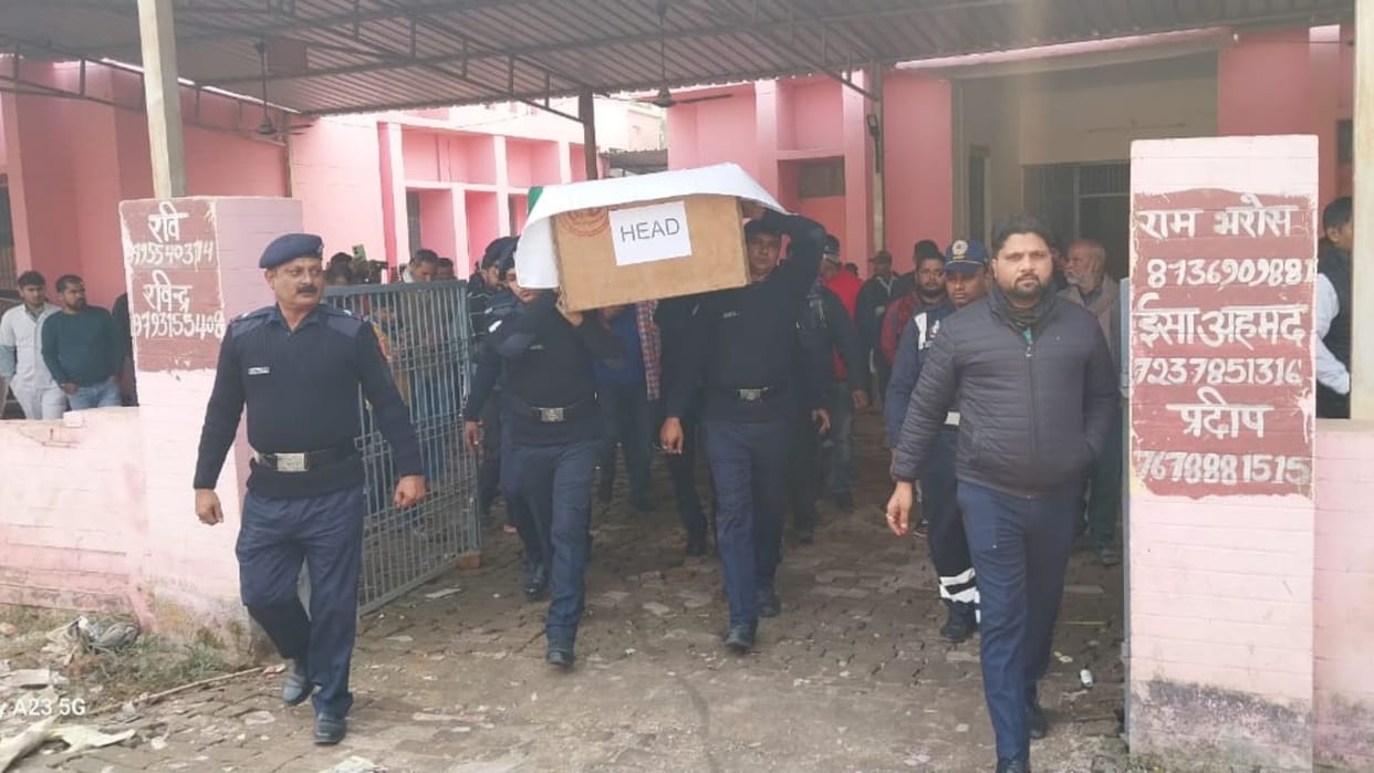 Road accident in Chandauli: NDRF jawan died battalion people left with the body