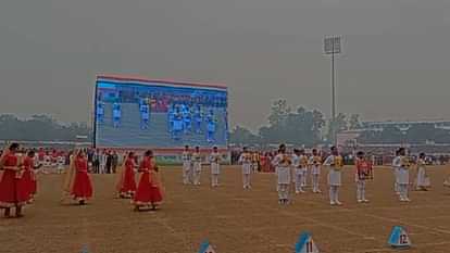 Defence Minister Rajnath Singh and CM Yogi Adityanath participated in Atal Yuva Maha Kumbh program in Lucknow