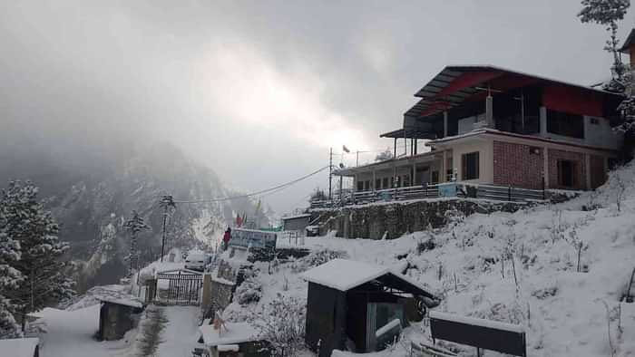 Snowfall in Uttarakhand Mussoorie Harshil Char Dham Kedarnath Badrinath Gangotri Yamunotri Watch Photos