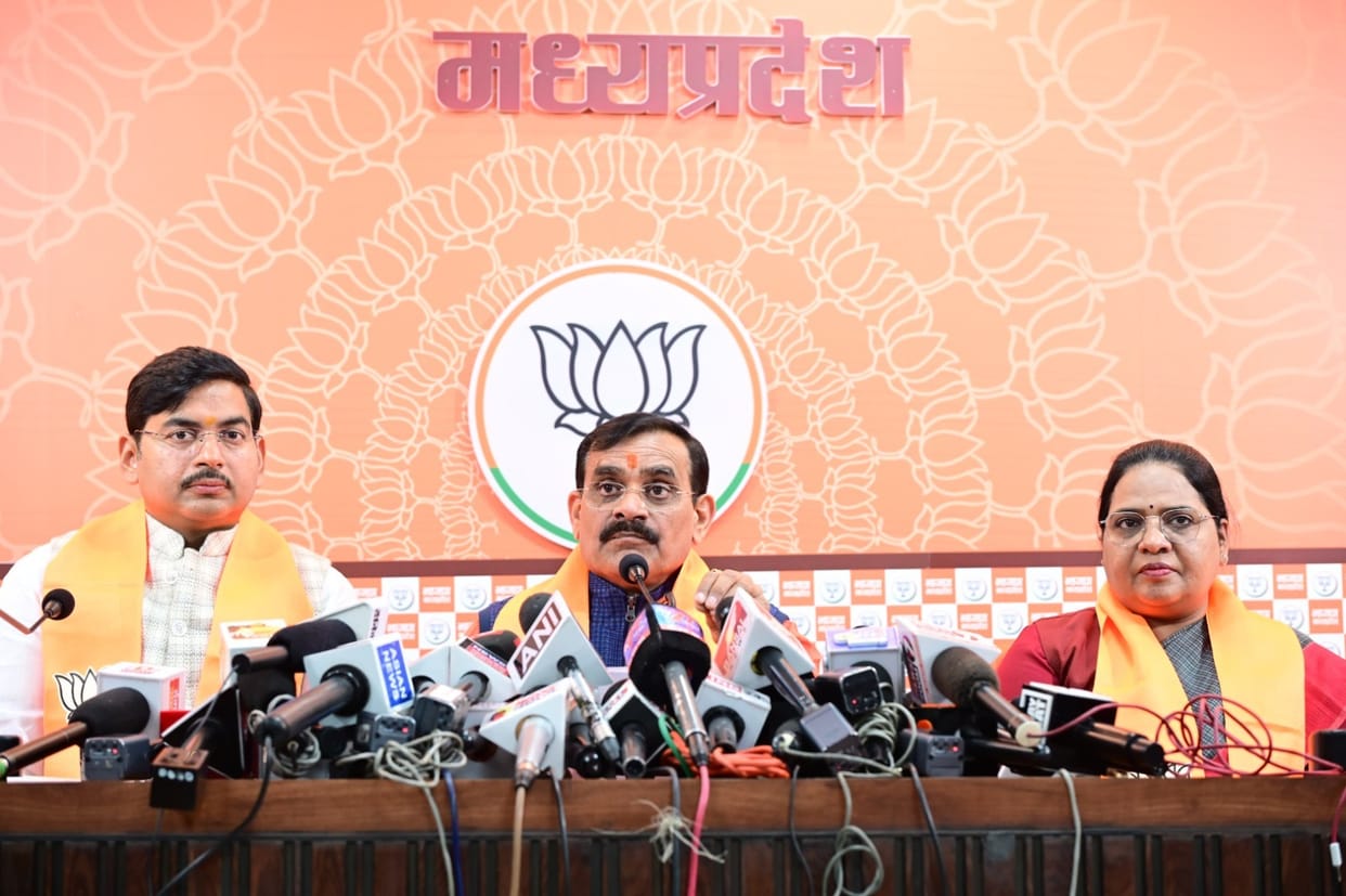 MP: VD Sharma said - Congress, which has neglected Baba Saheb socially and politically, is pretending in his n
